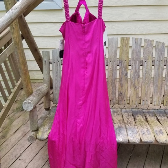 Beautiful 😍 Dress - Picture 3 of 3